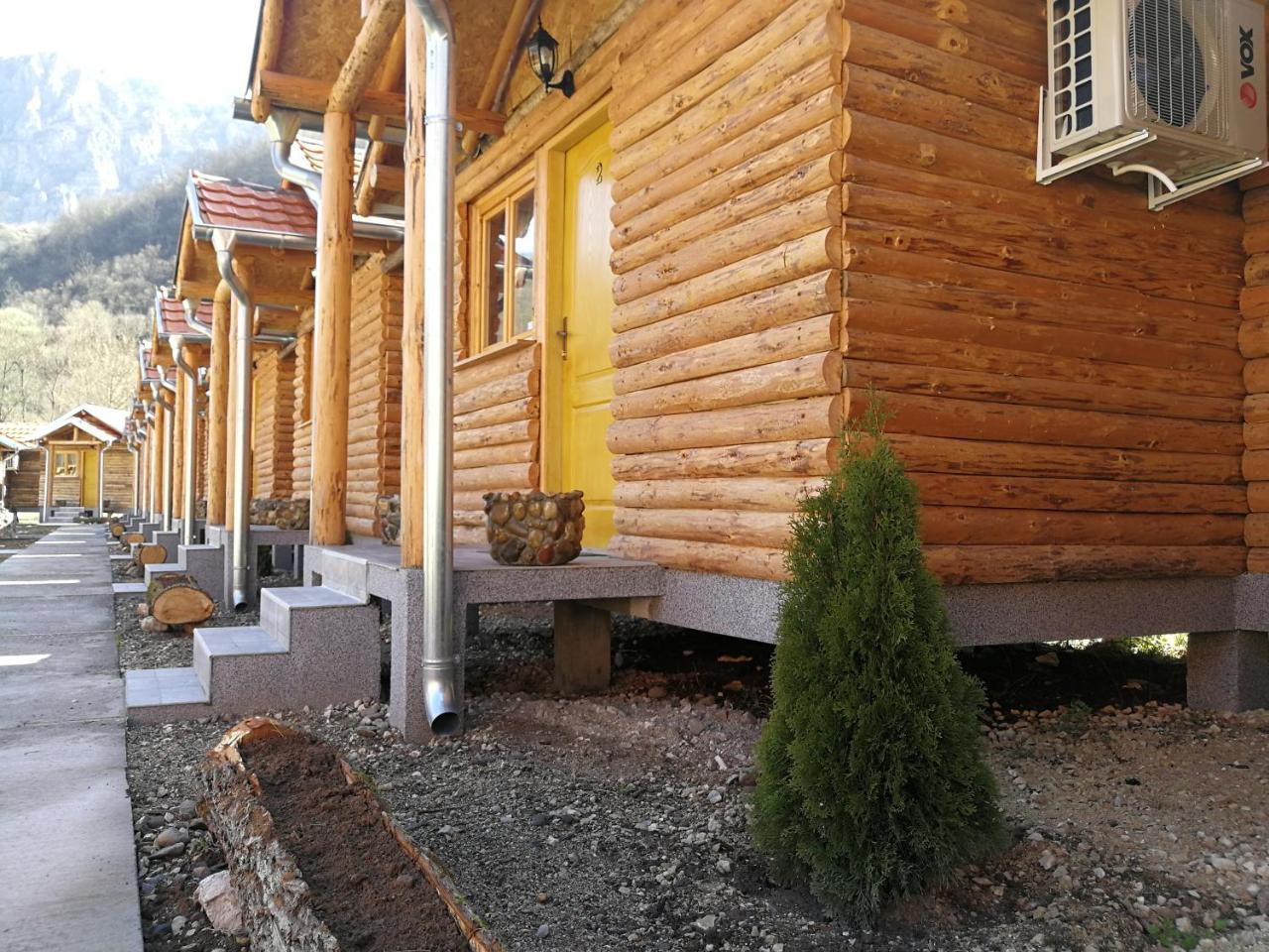 Hotel Juzni Vetar Trnski Odorovci Esterno foto