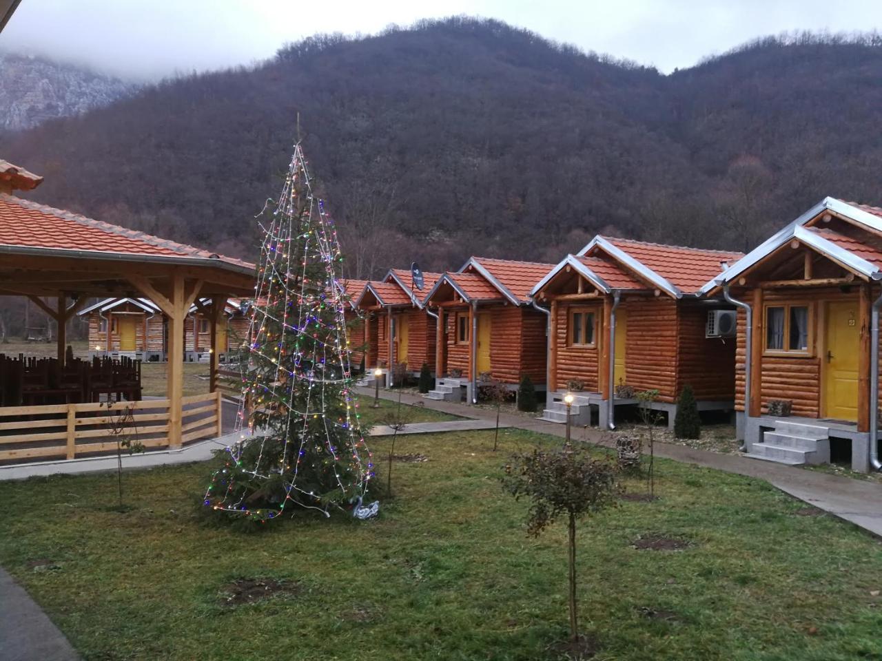 Hotel Juzni Vetar Trnski Odorovci Esterno foto