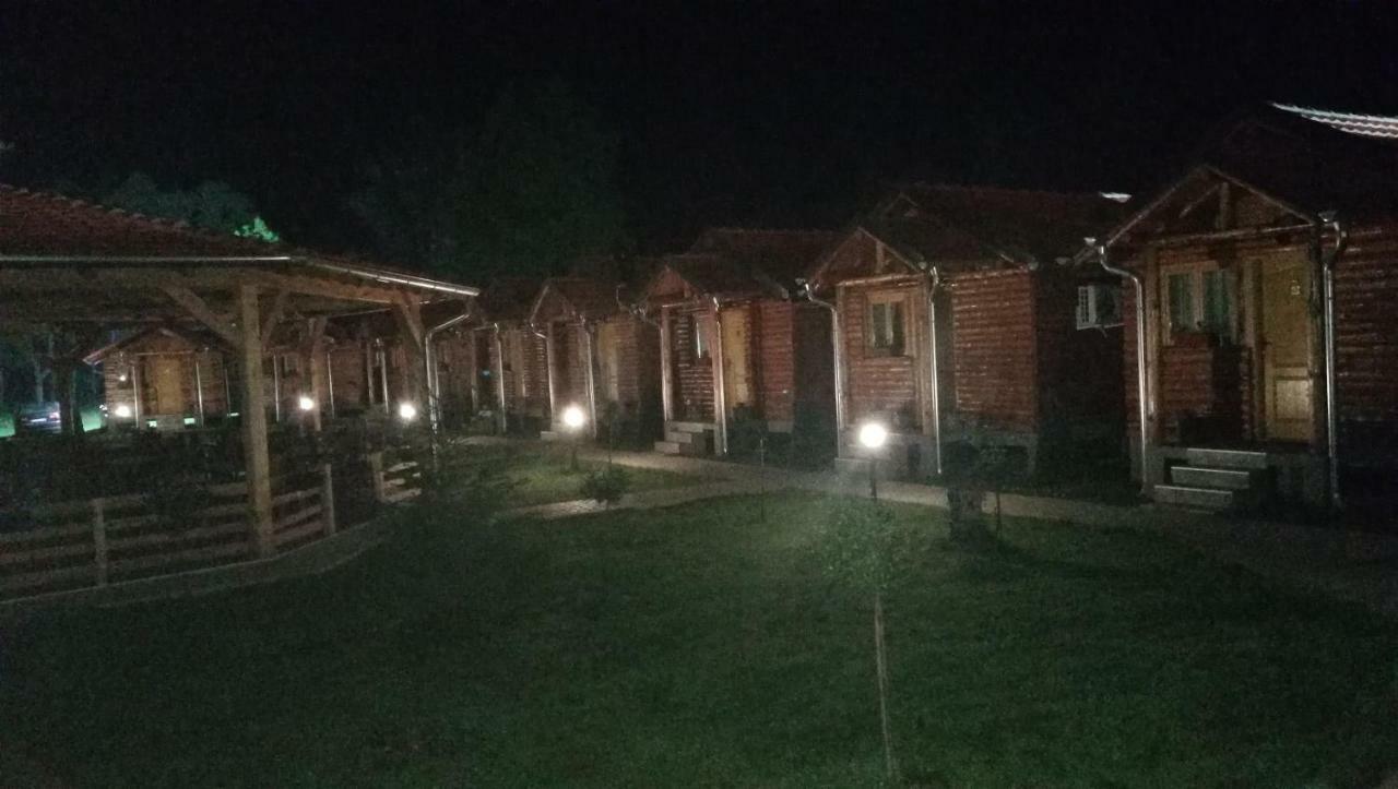 Hotel Juzni Vetar Trnski Odorovci Esterno foto